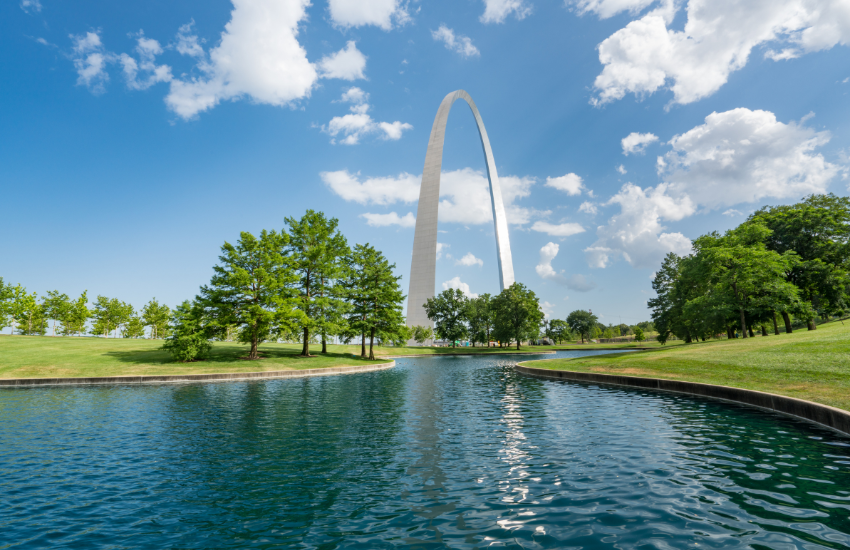 St. Louis Water Advisory: What Happened &amp; How to Stay Safe